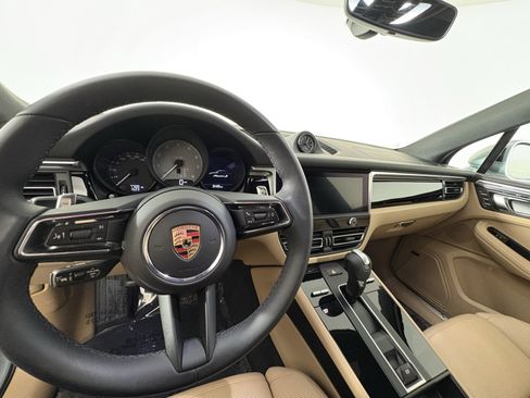 Used 2025 Porsche Macan S image 18