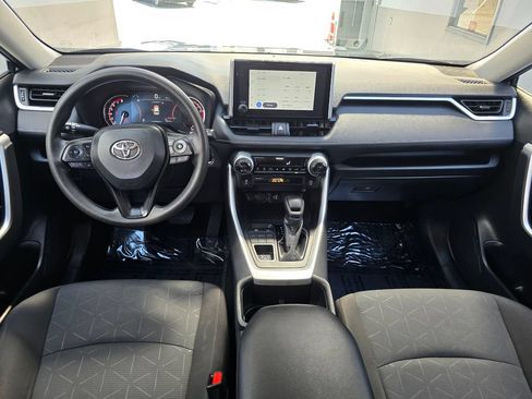 Used 2025 Toyota RAV4 XLE AWD/4WD image 9
