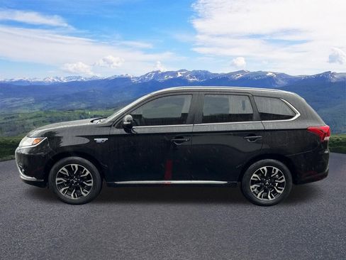 Used 2018 Mitsubishi Outlander GT AWD/4WD image 2