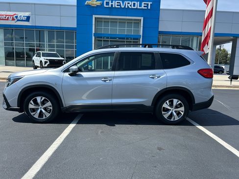 Used 2024 Subaru Ascent Premium w/ Convenience Package image 2