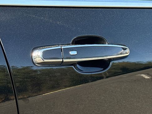 Used 2019 Chevrolet Equinox Premier FWD image 9
