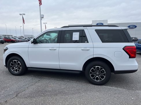 Used 2022 Ford Expedition XLT image 8