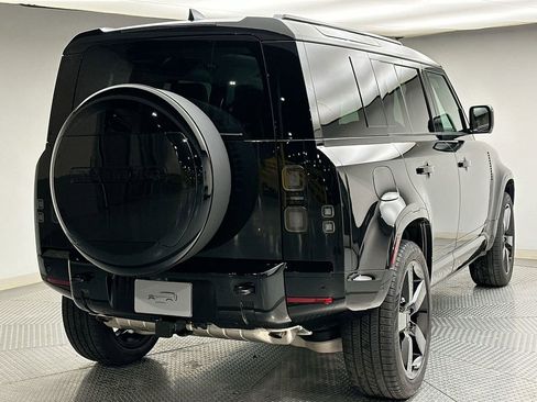 New 2026 Land Rover Defender 110 X-Dynamic SE image 5