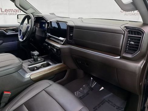 Used 2024 Chevrolet Silverado 1500 LT AWD/4WD image 31