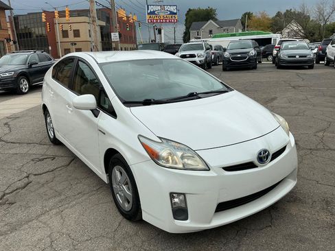 Used 2010 Toyota Prius Two FWD image 2