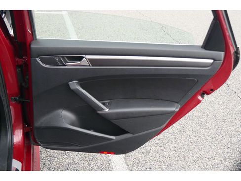 Used 2017 Volkswagen Passat 1.8T R-Line image 20