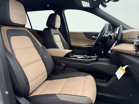 New 2026 Chevrolet Equinox ACTIV w/ Convenience Package III FWD image 25