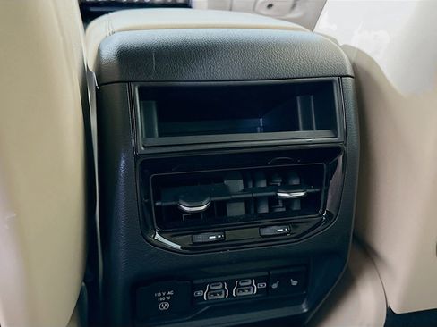 Used 2023 Jeep Grand Cherokee 4WD 4xe image 27