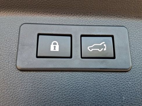 Certified 2023 Subaru Forester Premium AWD/4WD image 31