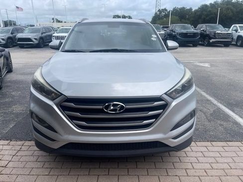 Used 2018 Hyundai Tucson SEL w/ Cargo Package FWD image 3