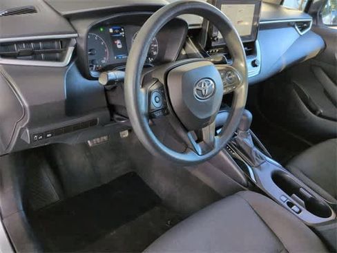 Used 2023 Toyota Corolla LE image 10