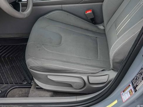 Certified 2023 Hyundai Elantra Limited FWD image 21