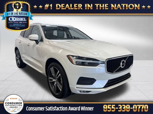 Used 2021 Volvo XC60 T5 Momentum w/ Climate Package FWD image 1