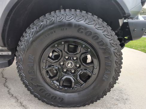 Used 2024 Ford Bronco Wildtrak image 13