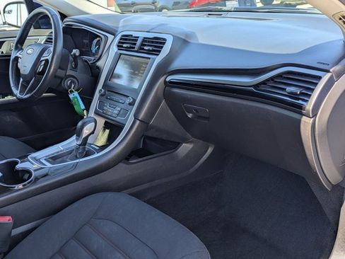 Used 2016 Ford Fusion SE image 20