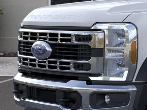 New 2025 Ford F450 XL w/ XL Chrome Package image 17