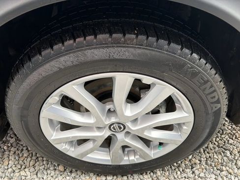 Used 2022 Nissan Rogue Sport SV image 7