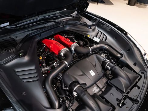 Certified 2017 Ferrari California T RWD image 17