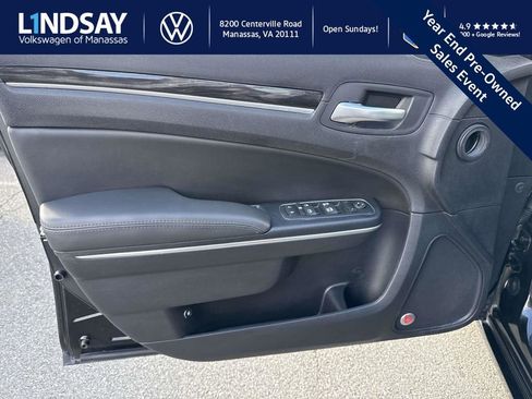 Used 2015 Chrysler 300 Limited w/ 300 Premium Group image 9