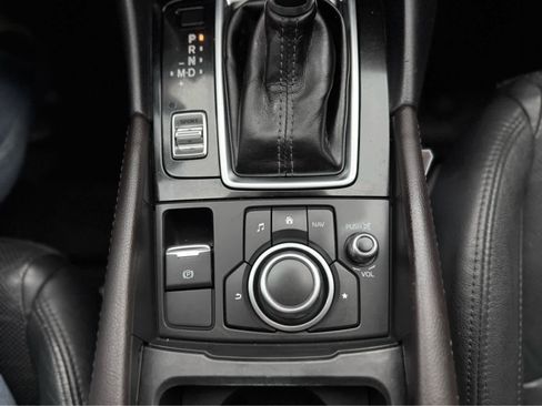 Used 2018 MAZDA MAZDA3 Grand Touring w/ Premium Equipment Package image 27