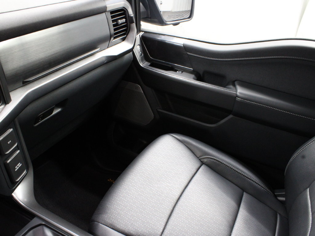 Used 2025 Ford F150 Lariat AWD/4WD image 36