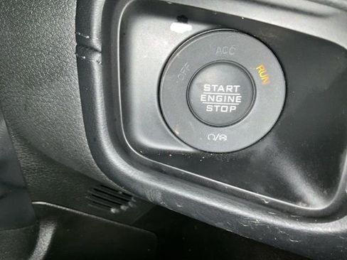 Used 2024 Jeep Wrangler Unlimited Sahara image 23