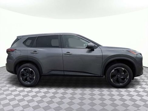 Used 2025 Nissan Rogue SV AWD/4WD image 3