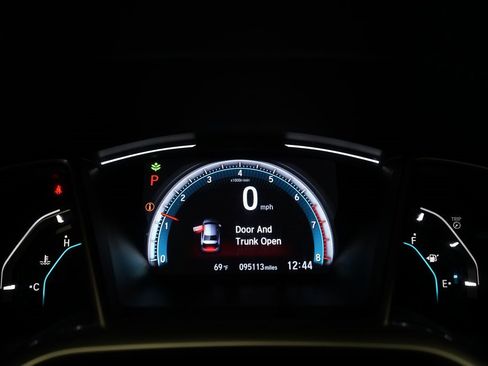 Used 2018 Honda Civic EX-T image 2