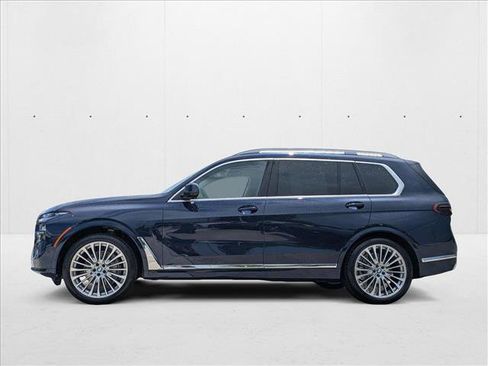 Used 2026 BMW X7 xDrive40i w/ Executive Package image 8