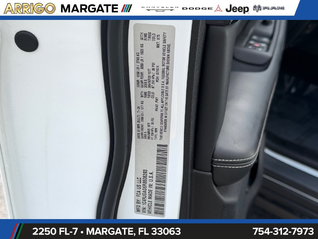 Used 2024 Jeep Grand Cherokee Altitude RWD image 24