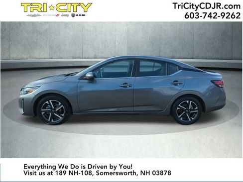 Used 2024 Nissan Sentra SV image 2