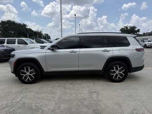 Used 2025 Jeep Grand Cherokee L Limited w/ Trailer Tow Package AWD/4WD image 9