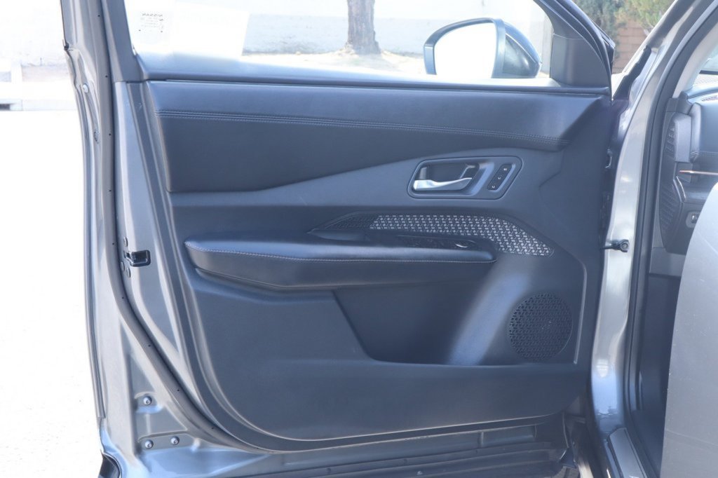 Used 2023 Nissan Ariya FWD image 18