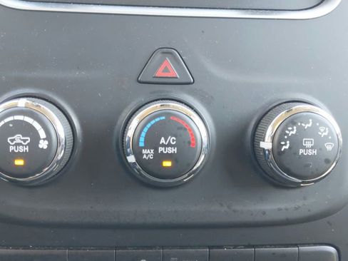 Used 2024 RAM 1500 Classic SLT AWD/4WD image 26