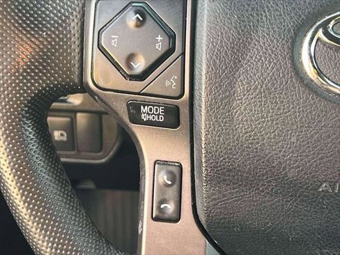 Used 2019 Toyota Tacoma TRD Sport image 18