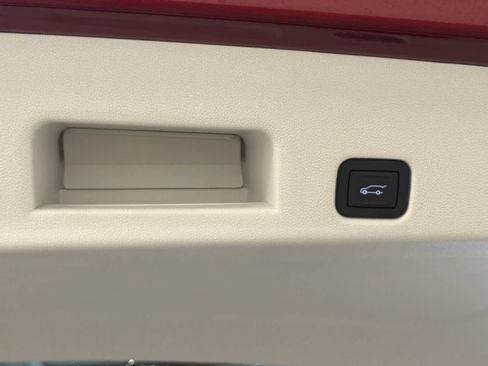 New 2026 GMC Acadia Denali w/ Super Cruise Package image 8