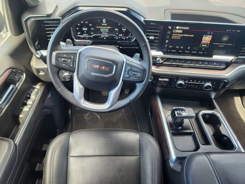 Used 2023 GMC Sierra 1500 SLT w/ SLT Convenience Package AWD/4WD image 26