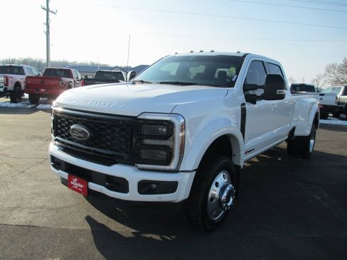 Used 2025 Ford F450 Platinum w/ FX4 Off-Road Package image 11
