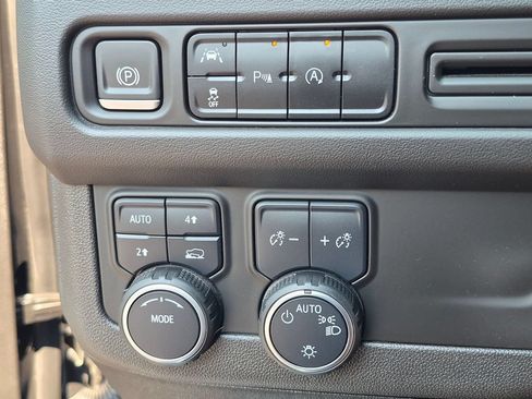 Used 2023 Chevrolet Tahoe LT AWD/4WD image 20