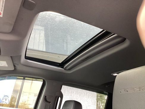 Used 2021 GMC Sierra 2500 Denali w/ Denali Ultimate Package image 24