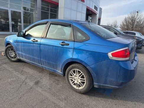 Used 2010 Ford Focus SE image 6