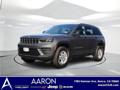 New 2025 Jeep Grand Cherokee Laredo w/ MOPAR Finishing Package