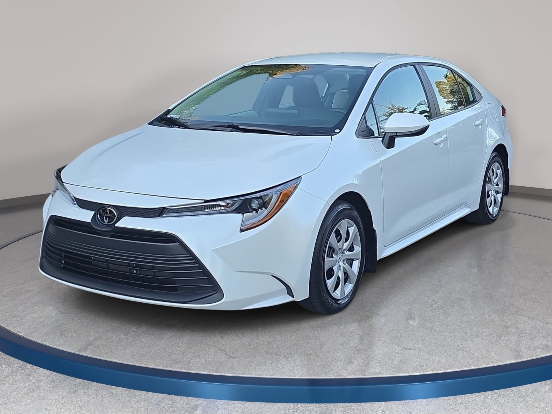 Used 2026 Toyota Corolla LE FWD image 1