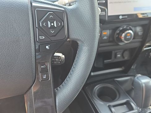 Used 2021 Toyota 4Runner Venture w/ Moonroof Package AWD/4WD image 17