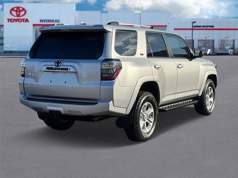 Certified 2022 Toyota 4Runner SR5 Premium image 6