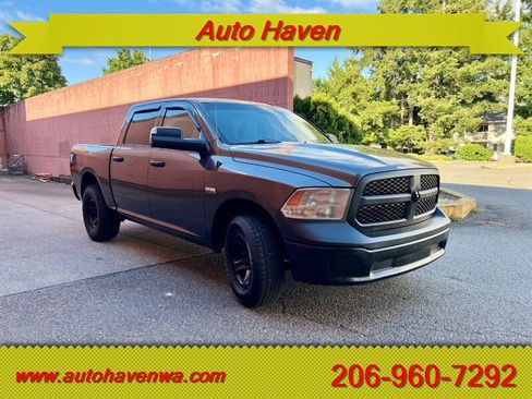 Used 2017 RAM 1500 ST w/ SXT Appearance Group AWD/4WD image 2
