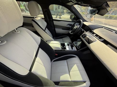 Used 2018 Land Rover Range Rover Velar S image 16