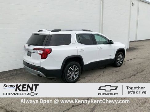 Certified 2023 GMC Acadia SLT w/ Preferred Package image 4