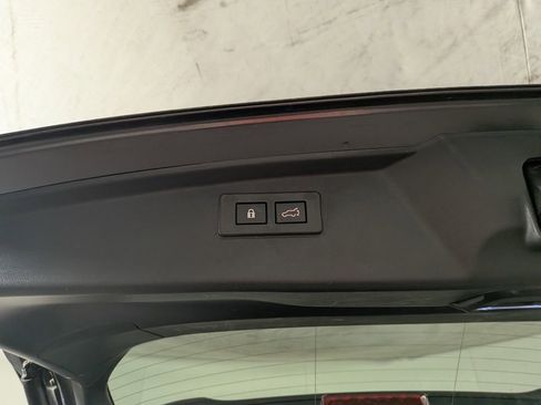 Used 2025 Subaru Outback Premium image 11