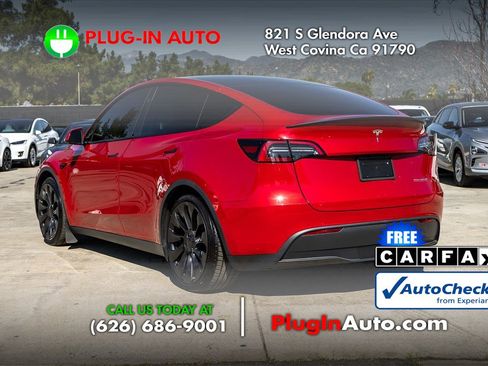 Used 2023 Tesla Model Y Performance image 2